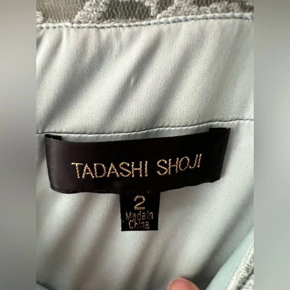 Tadashi Shoji Filigree Embroidered Lace
Dress Size 2 - Picture 6 of 7